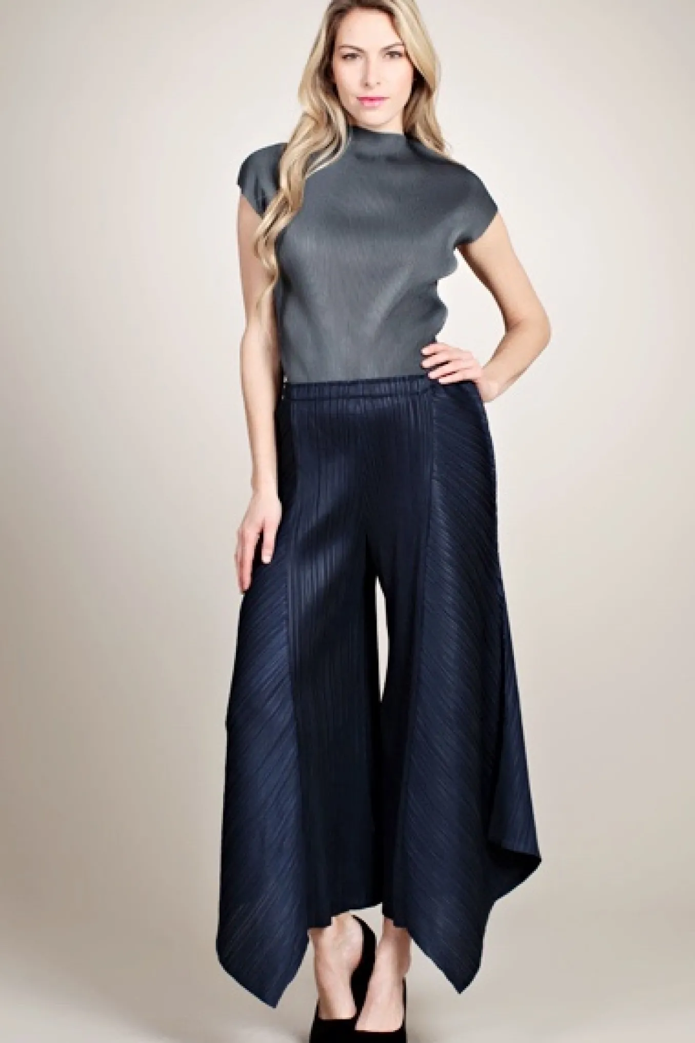 Vanite Couture. Wide Leg Angled Hem Pant.