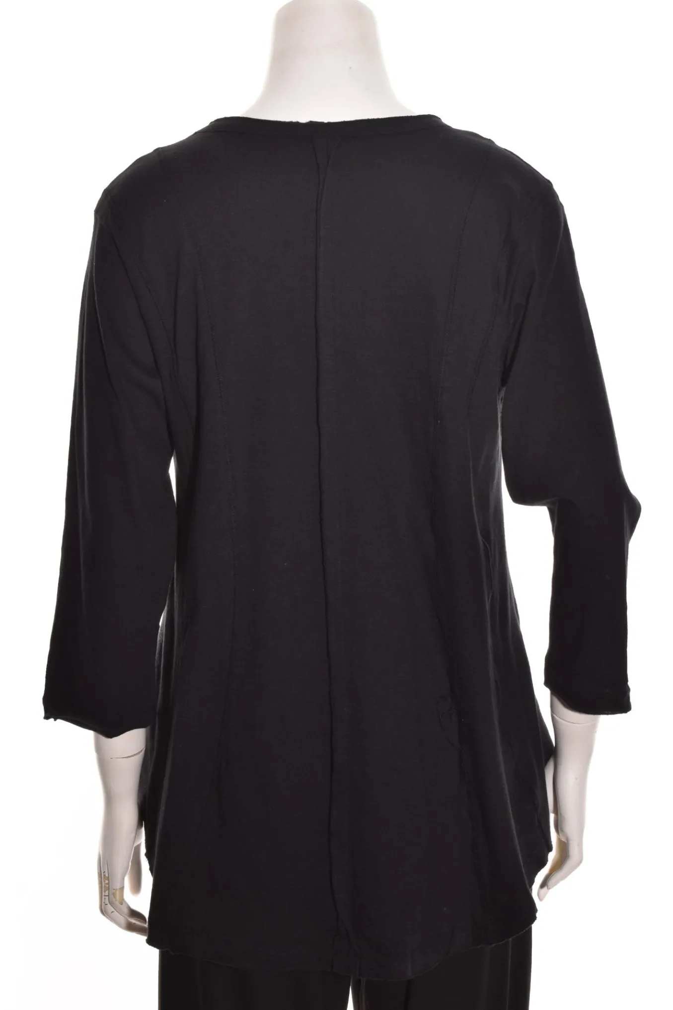 Apny. Flowy V-Neck Tee.