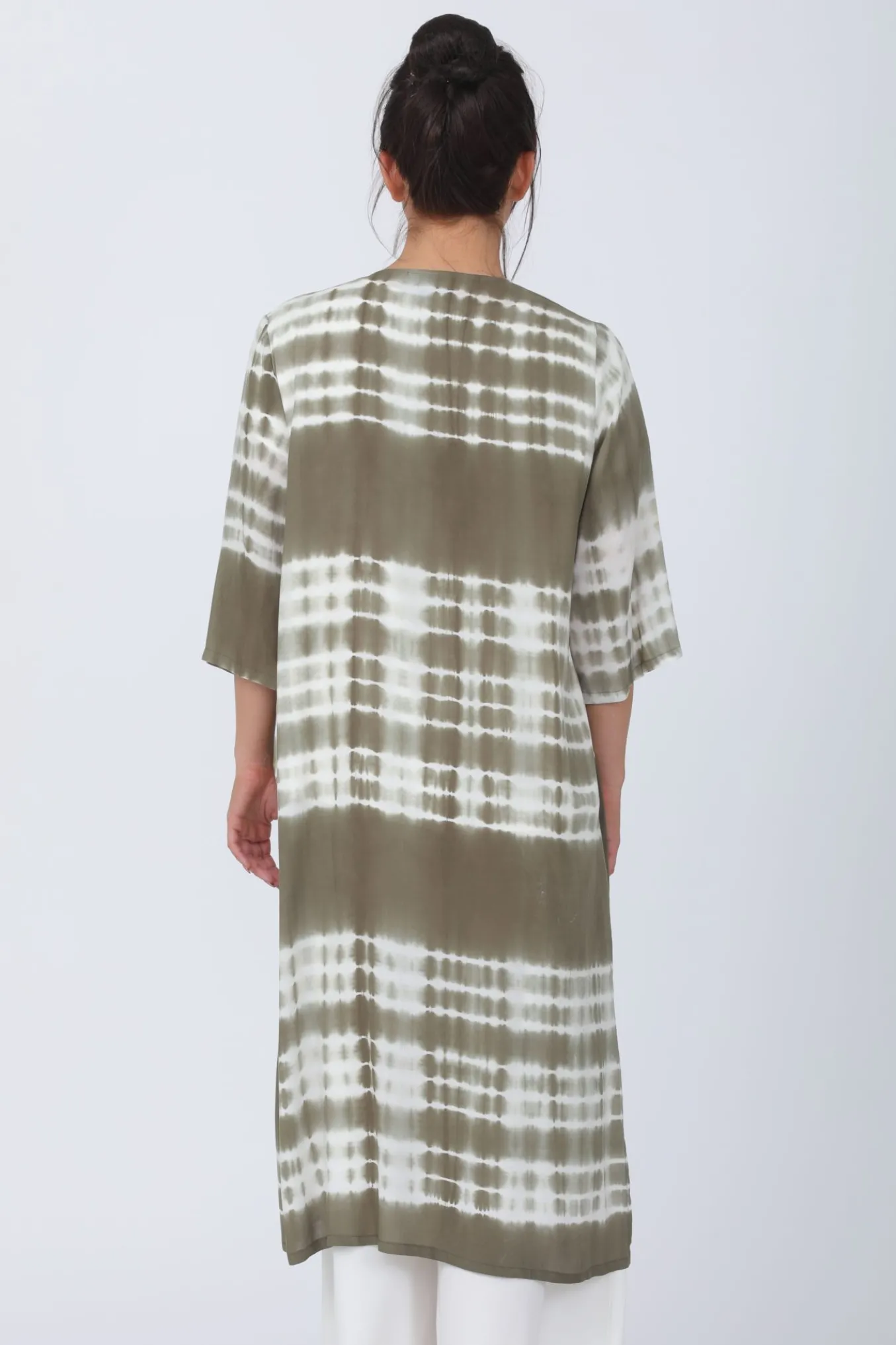 Chalet. Deanna Kimono.