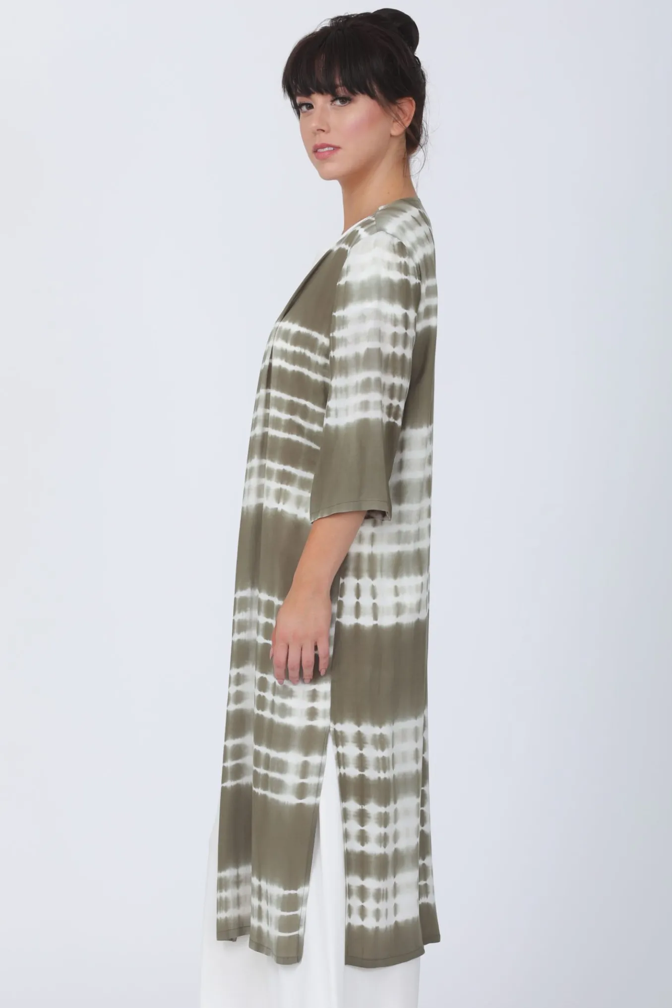 Chalet. Deanna Kimono.