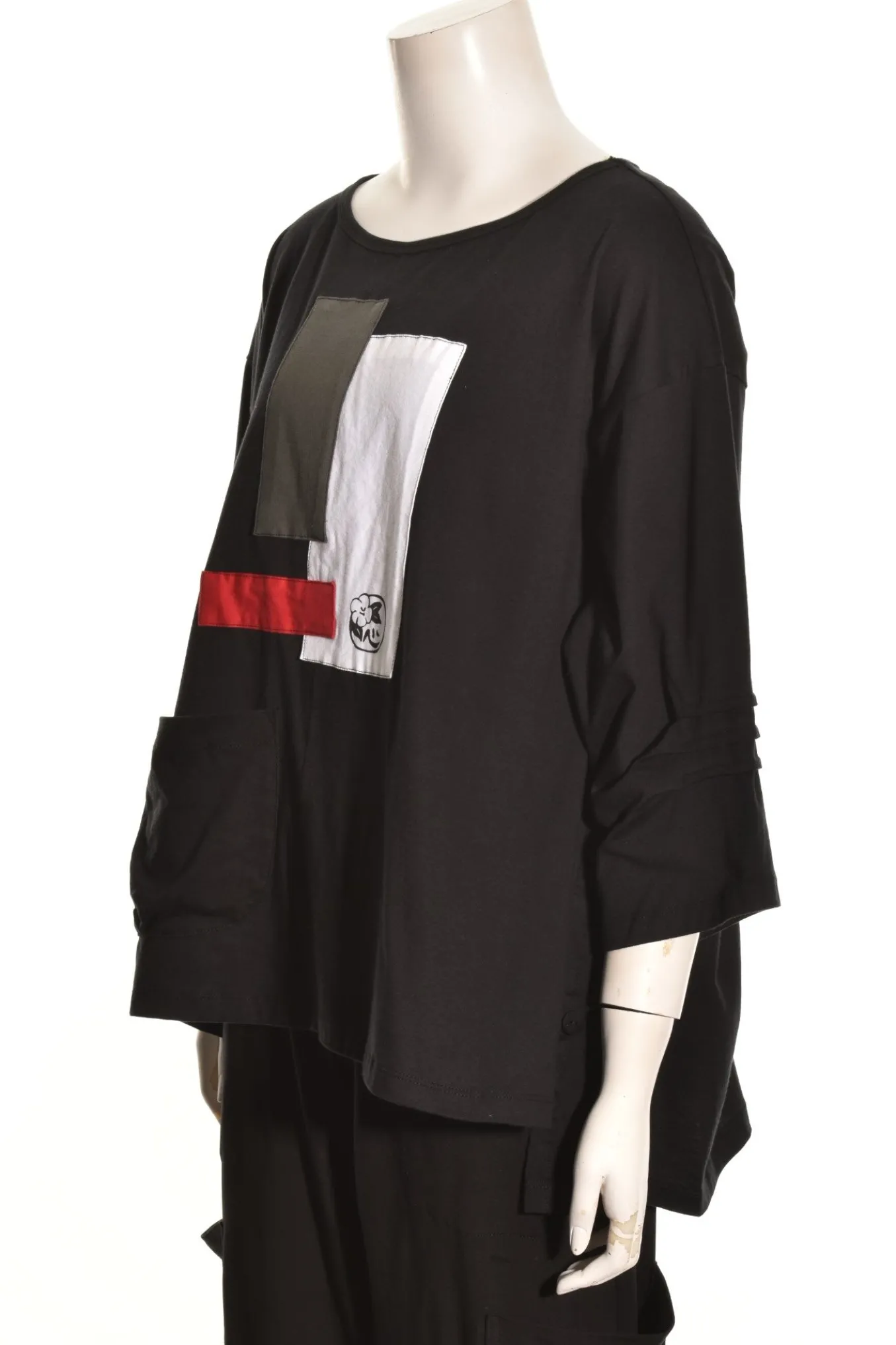 Yasuko. Patch Peated Blouse.