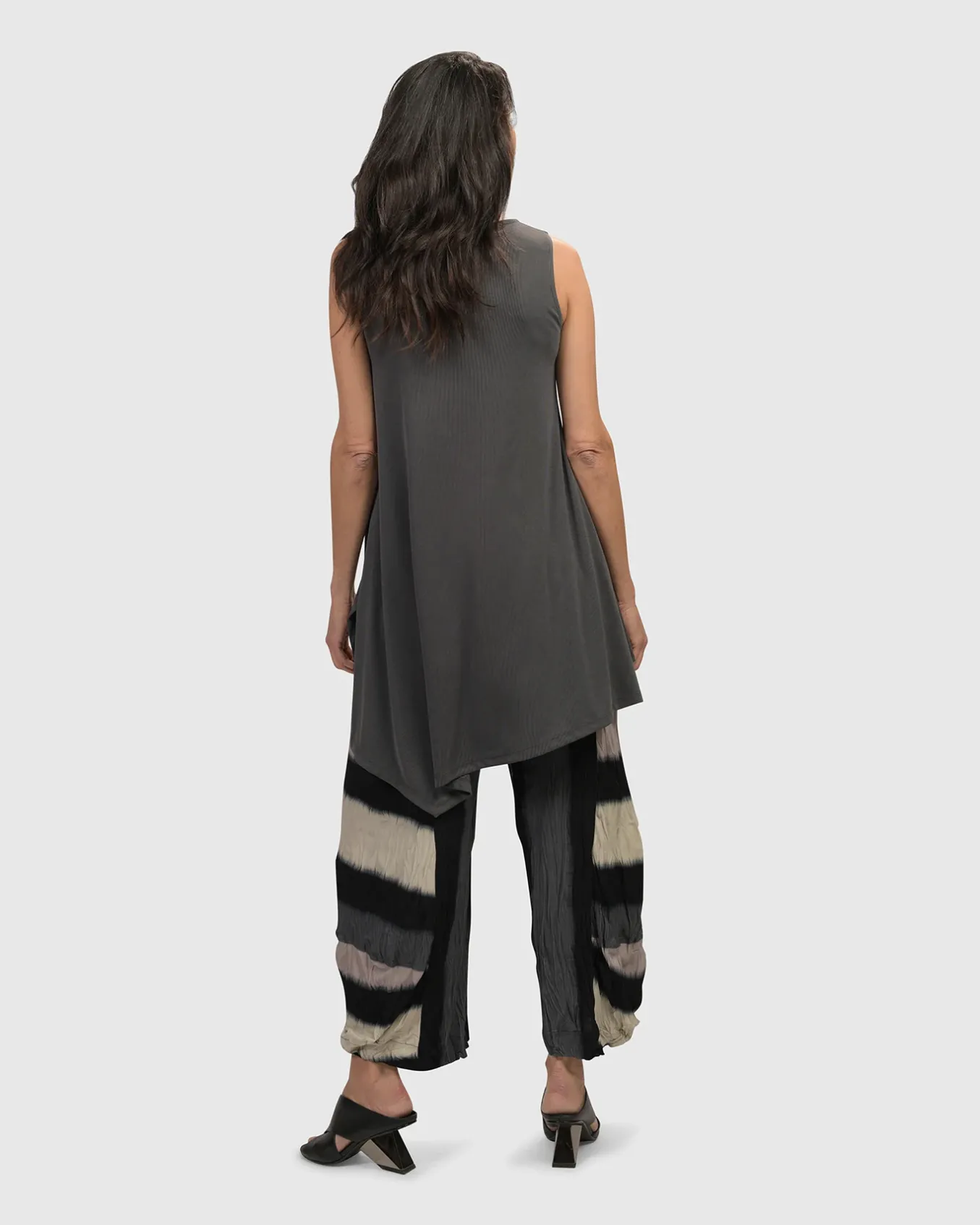 Alembika. Essential Joy Sleeveless Tunic Top.