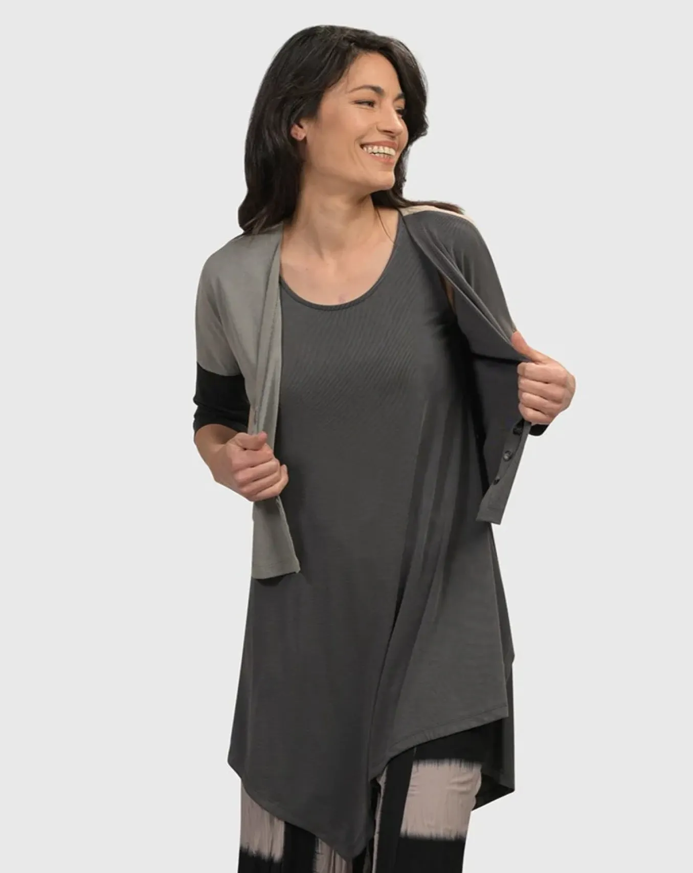 Alembika. Essential Joy Sleeveless Tunic Top.
