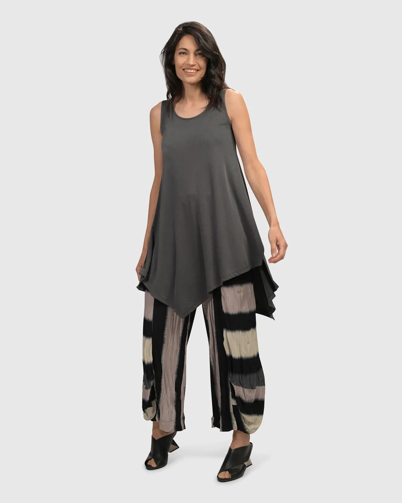 Alembika. Essential Joy Sleeveless Tunic Top.