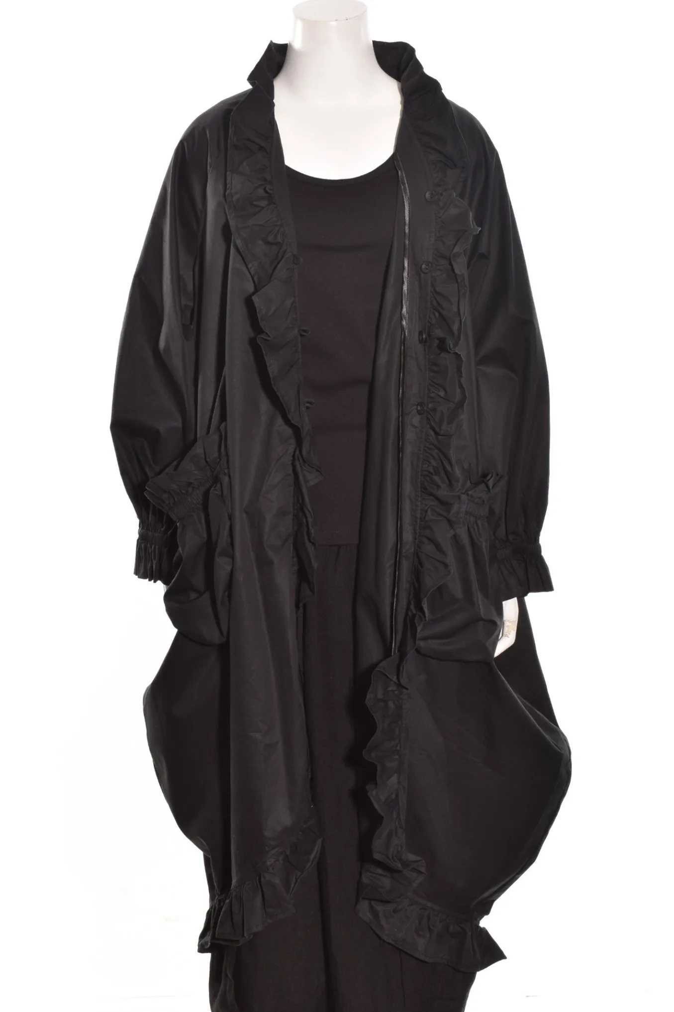 Cheyenne. Long Coat With Ruffles.