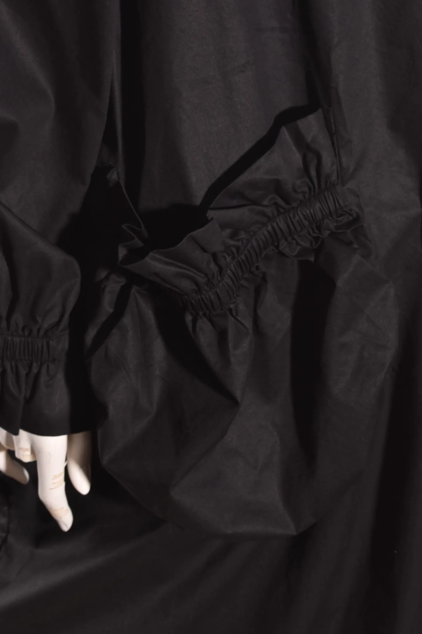 Cheyenne. Long Coat With Ruffles.