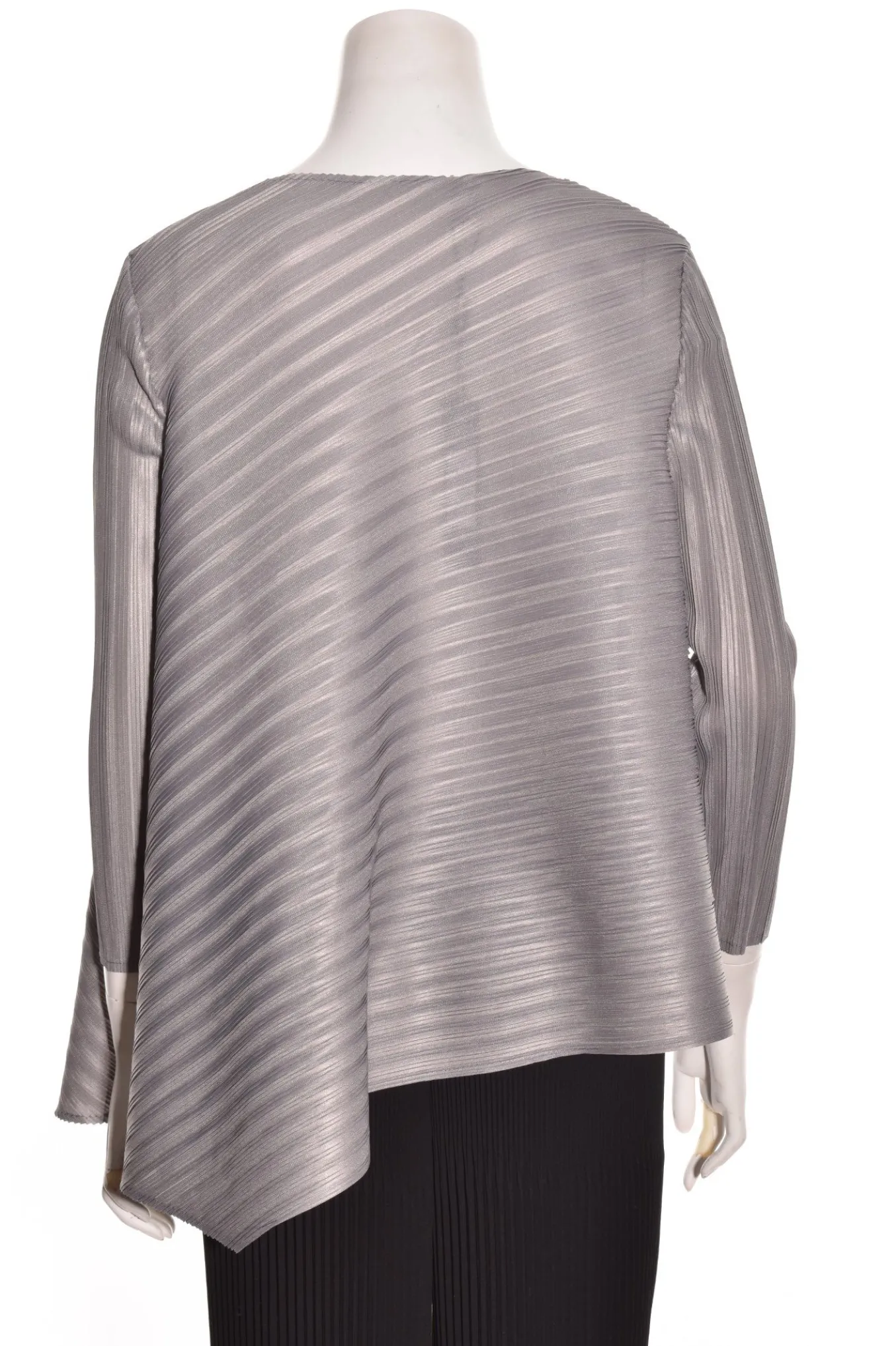 Vanite Couture. Angled Three Quarter Scoop Neck Top.